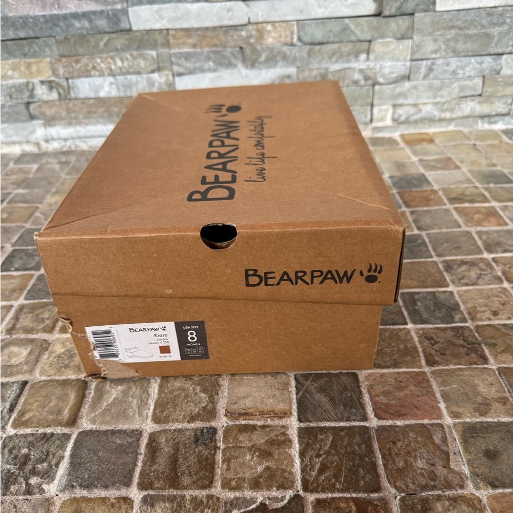 New in box Bearpaw Tan Suede Boots - Picture 3 of 8